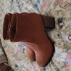 American Eagle ankle boots